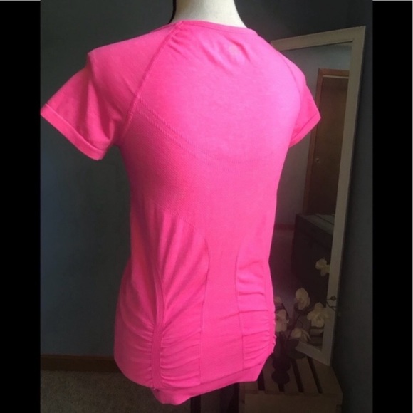 Athleta t-shirt - Picture 3 of 6